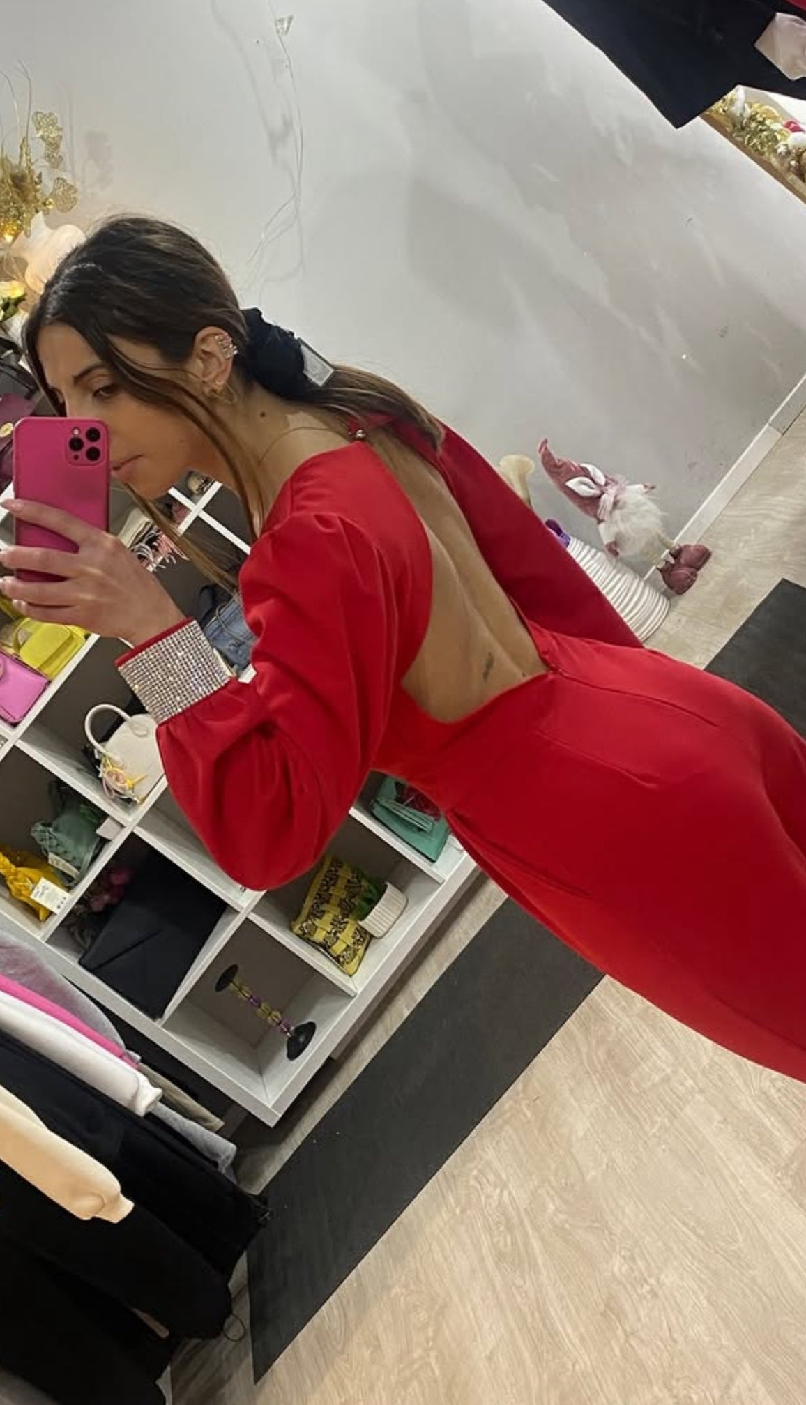 Tuta intera con scollo dietro la schiena