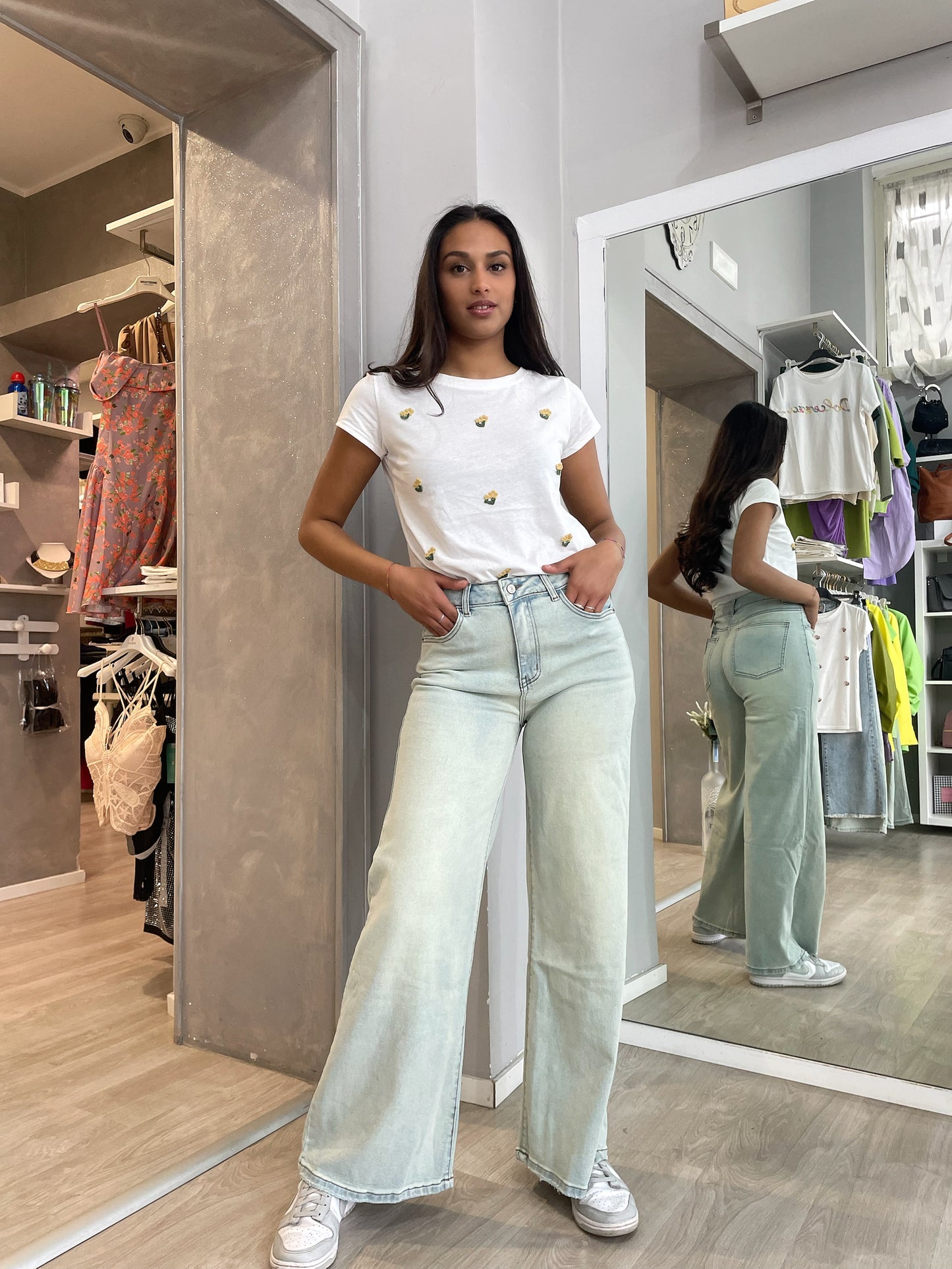 Jeans gamba larga sabbiato