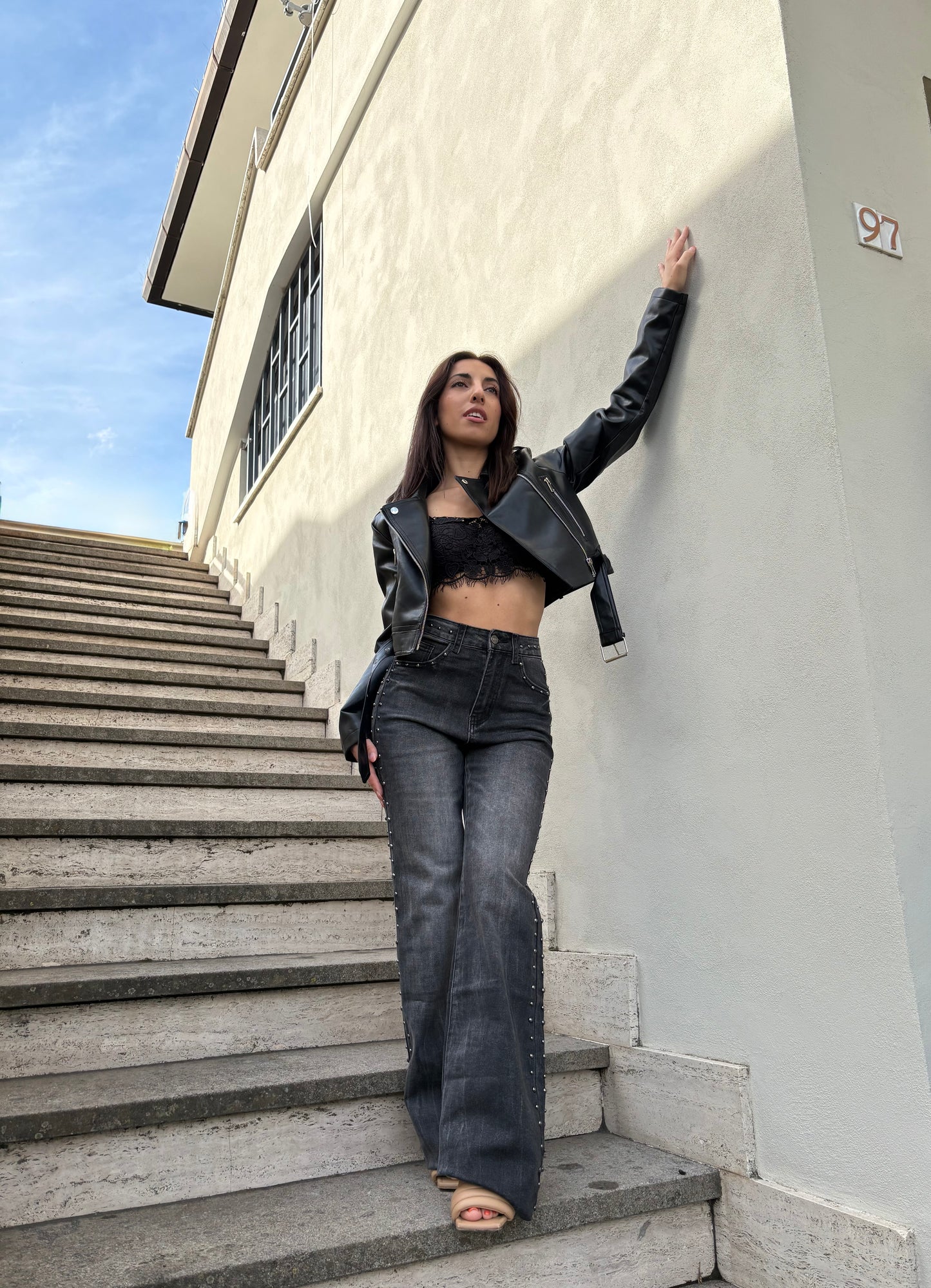 Jeans wide leg  con borchie